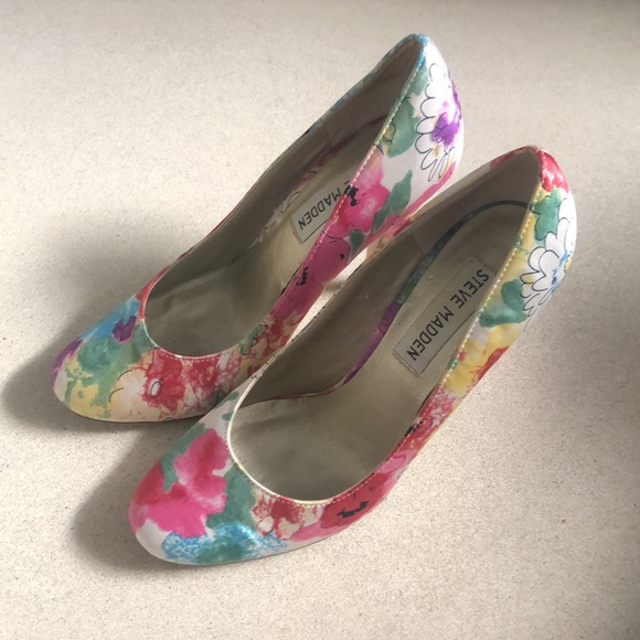 Steve Madden | Women's Floral pastel Heels - Picture 8 of 9
